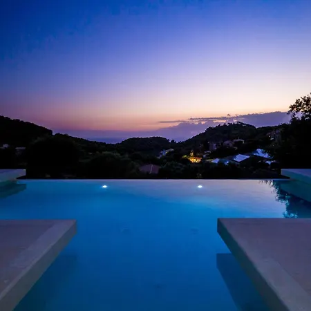 Medows Luxury فيلة *